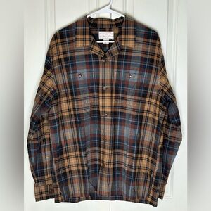 Filson Elk Heights Camp Shirt Size Medium in Brown Oak/Heather Blue